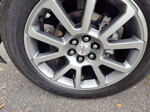 Used 2022 GMC Canyon Denali image 11