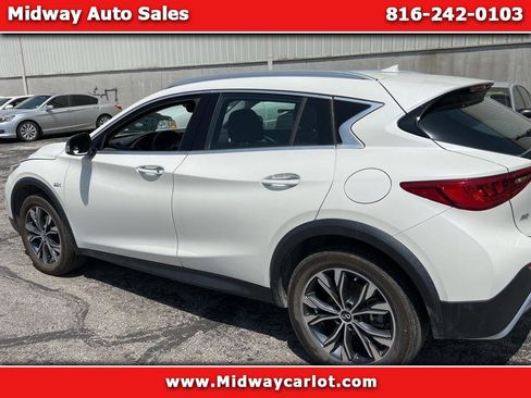 Used 2018 INFINITI QX30 Premium w/ Cargo Package image 1