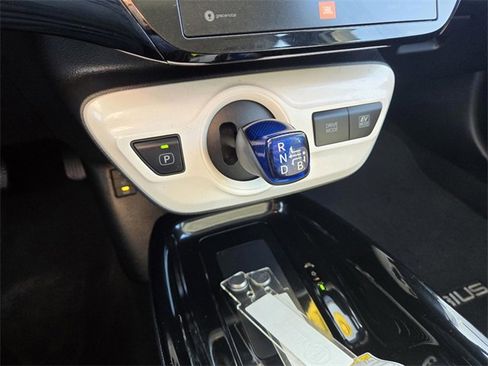 Used 2018 Toyota Prius Four image 23