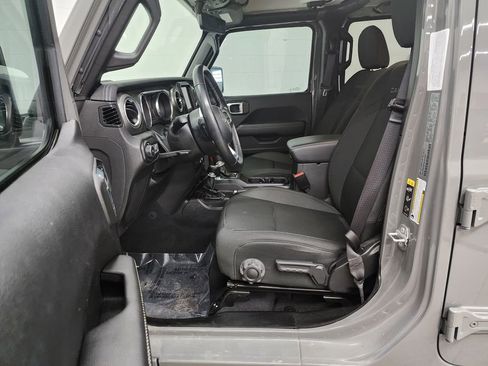 Used 2022 Jeep Wrangler Unlimited Sahara w/ Dual Top Group image 11