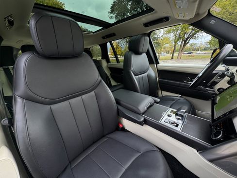 Used 2022 Land Rover Range Rover SE image 21