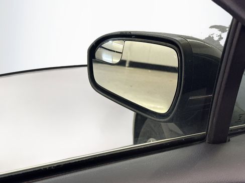 Used 2018 Ford Fusion SE image 16