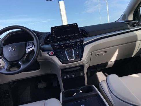 Used 2025 Honda Odyssey Touring image 15