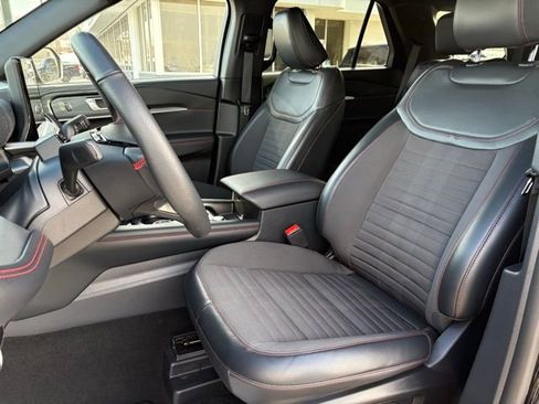Used 2025 Ford Explorer ST-Line image 21