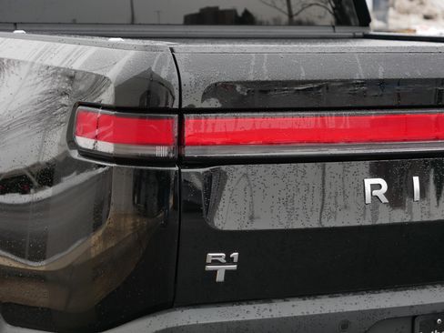 Used 2024 Rivian R1T Adventure image 17