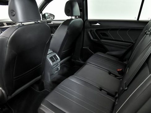 Certified 2024 Volkswagen Tiguan SE R-Line image 11
