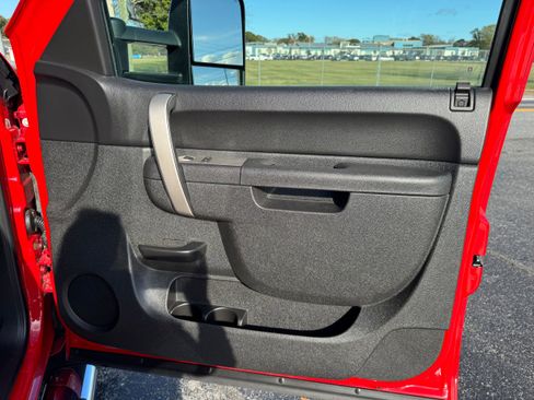 Used 2010 GMC Sierra 1500 SLE w/ Power Pack Plus image 25