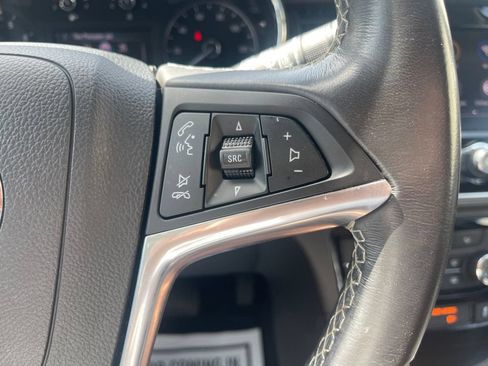 Used 2022 Buick Encore Preferred FWD image 17