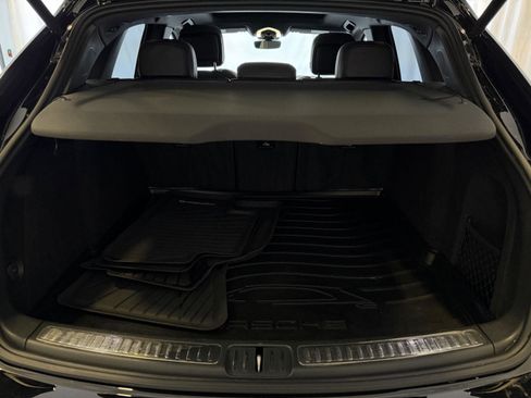 Certified 2022 Porsche Macan image 28