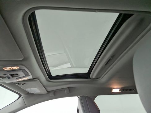 Used 2024 Toyota Sienna XLE image 11