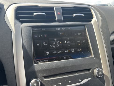 Used 2014 Ford Fusion SE w/ Equipment Group 202A image 26