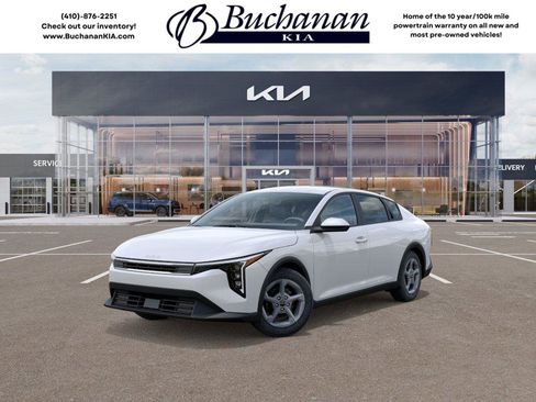 New 2025 Kia K4 LXS image 1