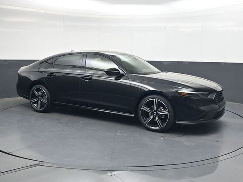 Used 2026 Honda Accord SE image 9