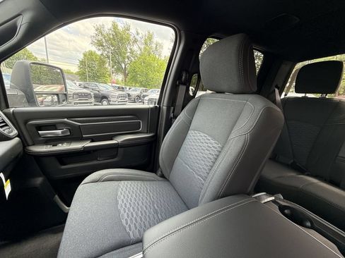 New 2026 RAM 2500 Big Horn AWD/4WD image 31