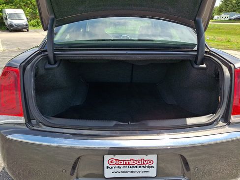 Used 2018 Chrysler 300 Limited w/ Safetytec Plus Group AWD/4WD image 31
