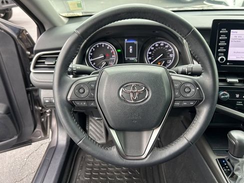 Used 2022 Toyota Camry SE image 17