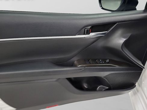 Certified 2022 Toyota Camry SE image 14