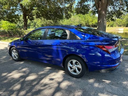 Used 2023 Hyundai Elantra SE FWD image 4