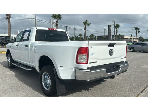Used 2024 RAM 3500 Big Horn AWD/4WD image 4