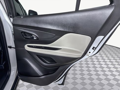 Used 2020 Buick Encore Preferred image 28