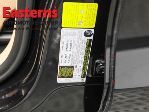 Used 2024 Porsche Macan image 38