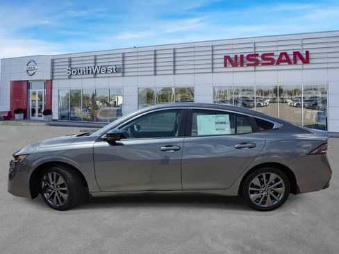 New 2027 Nissan Sentra SL w/ Floor Mat Package FWD image 8