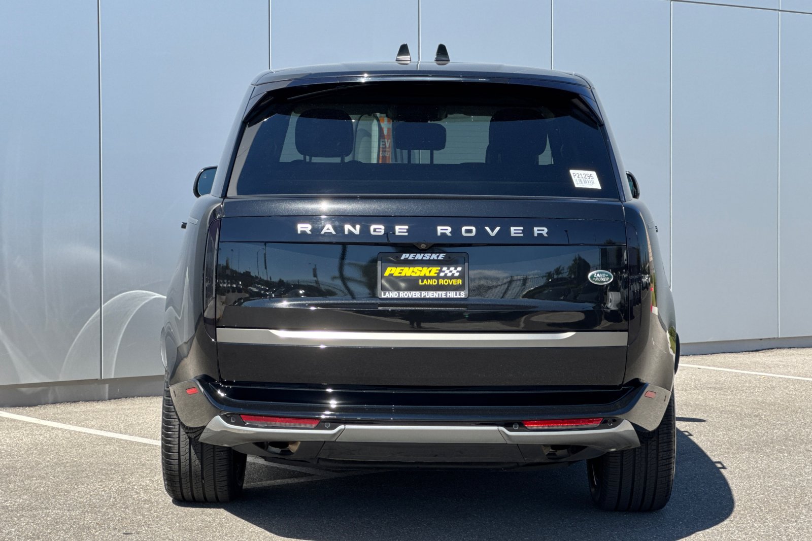 Used 2023 Land Rover Range Rover SE AWD/4WD image 4