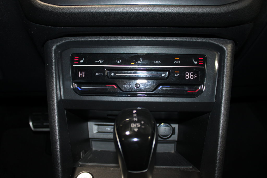 Used 2024 Volkswagen Tiguan SE R-Line AWD/4WD image 19