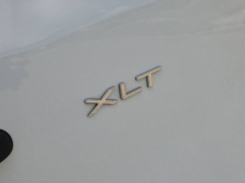 Used 2023 Ford Transit 350 XLT RWD image 12