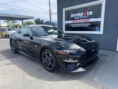 Used 2018 Ford Mustang GT RWD image 1
