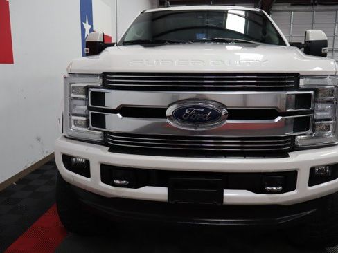 Used 2019 Ford F250 Limited w/ FX4 Off-Road Package AWD/4WD image 5
