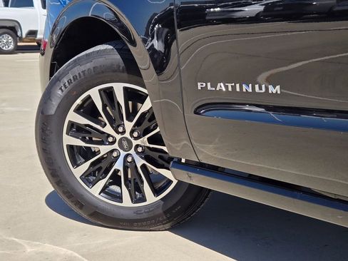 Used 2025 Ford Expedition Platinum AWD/4WD image 34