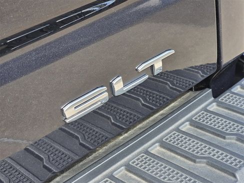 Certified 2024 GMC Sierra 1500 SLT image 32