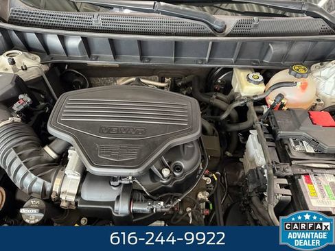 Used 2017 Cadillac XT5 Platinum AWD/4WD image 6