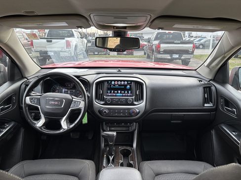 Used 2018 GMC Canyon SLE w/ SLE Convenience Package image 2