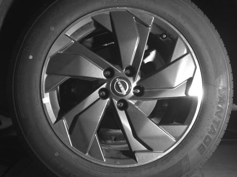 Used 2025 Nissan Rogue SV image 14