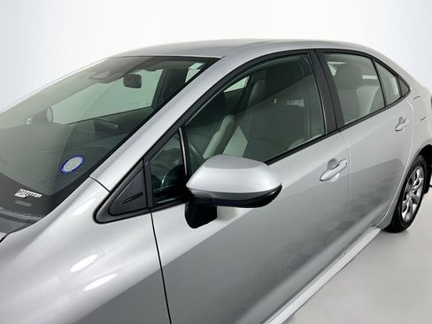 Used 2026 Toyota Corolla LE FWD image 12