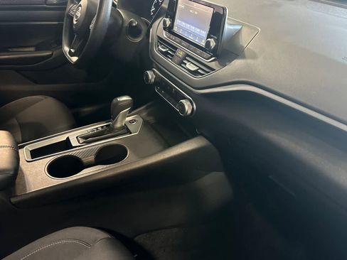 Used 2024 Nissan Altima 2.5 S FWD image 17