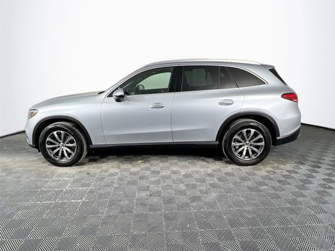 Used 2025 Mercedes-Benz GLC 300 4MATIC image 3