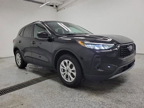 Used 2023 Ford Escape Active w/ Tech Pack #2 image 2