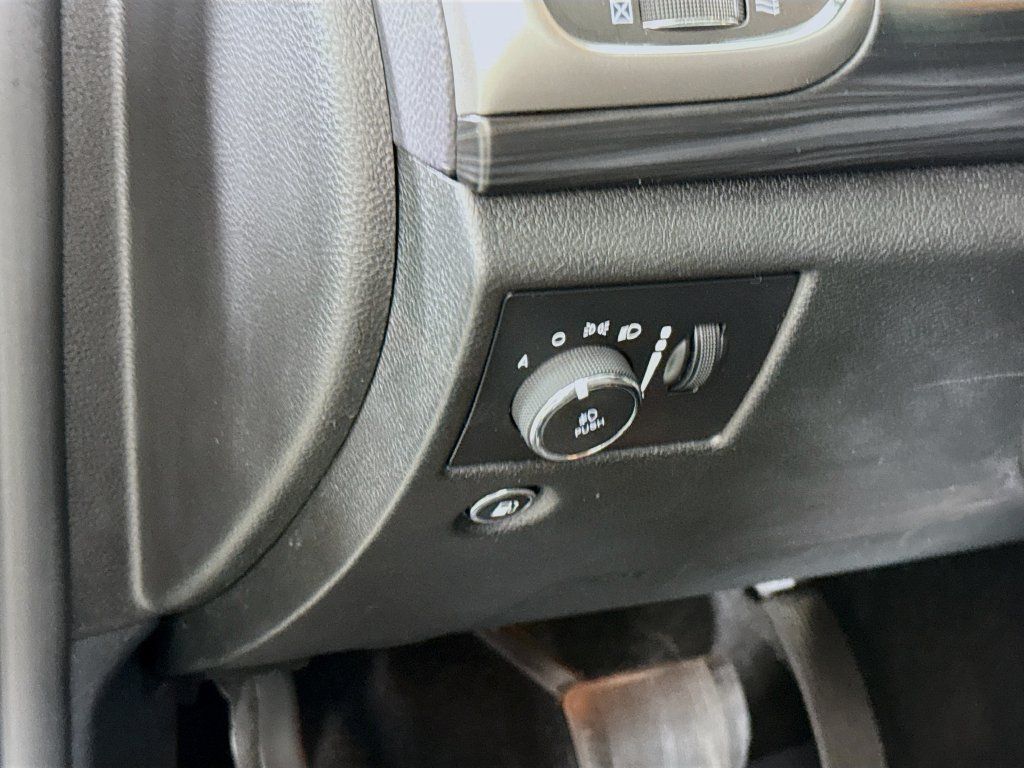 Used 2021 Jeep Grand Cherokee Laredo AWD/4WD image 20