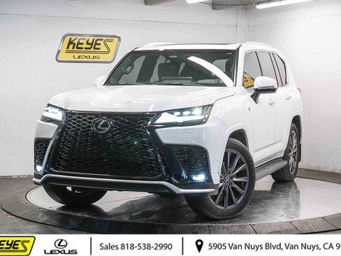 Used 2025 Lexus LX 700h F Sport image 1