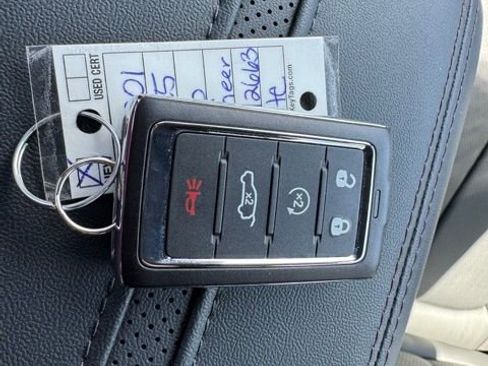 New 2025 Jeep Wagoneer S Launch Edition image 32