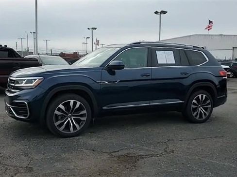 Used 2022 Volkswagen Atlas SEL Premium image 4