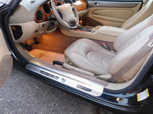 Used 2002 Jaguar XK8 Convertible image 18