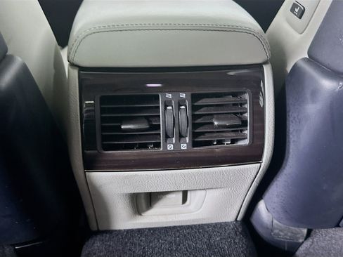 Used 2017 Lexus LS 460 w/ Ultra Luxury Package RWD image 28