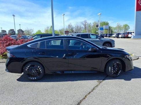 New 2026 Nissan Sentra SR FWD image 2