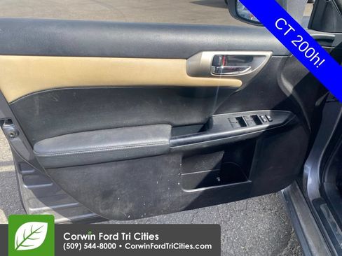 Used 2016 Lexus CT 200h w/ Accessory Package 2 FWD image 10