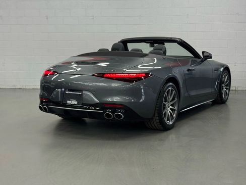 Used 2023 Mercedes-Benz SL 43 AMG w/ Driver Assistance Package image 10