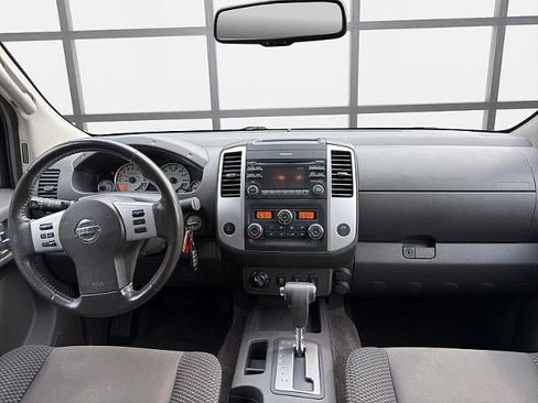 Used 2013 Nissan Frontier PRO-4X AWD/4WD image 18